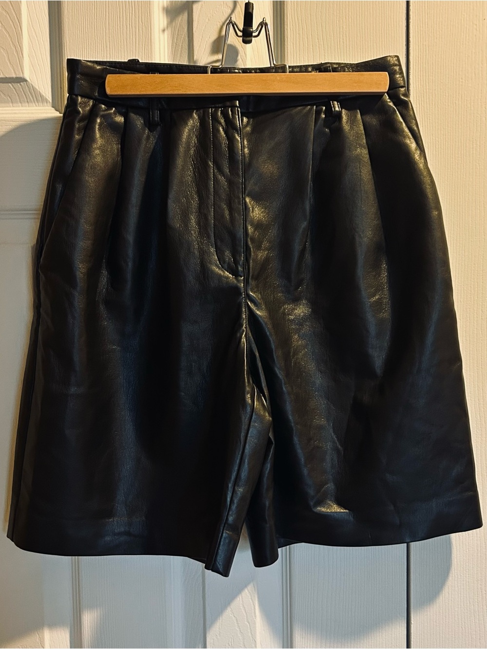 Wilfred Black Vegan Leather Shorts - size 8